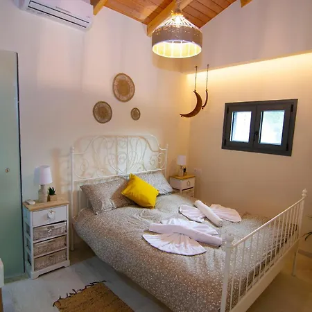 Ampelos Cretan - Private Pool & Heated Ozone Jacuzzi Villa Yerolakkos